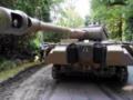 У Німеччині танк випадково почав стрілянину на дорозі