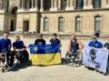 Украинские ветераны одолели 42 км на колесных креслах на марафоне в Париже