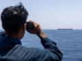 Корабли Ирана начали проходить через зону морской блокады США
