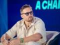 Усик неожиданно сменил имидж накануне 17-й годовщины свадьбы
