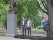 В центре Киева открыли памятник Анне Ахматовой
