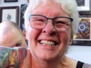 Пожилая британка сделала 16 татуировок после смерти мужа