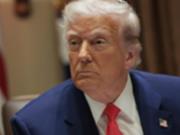 Трамп: лидеры стран просят снизить пошлины