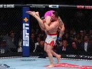 Боец из Грузии задушил О Мэлли и впервые выиграл в UFC приемом сдачи