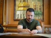 Зеленский ввел санкции за хищение зерна и недр на ВОТ