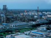 Экспорт нефтепродуктов с индийского НПЗ Роснефти упал вдвое