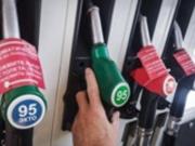 В нескольких регионах РФ установили лимиты на продажу бензина