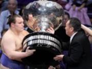 Сумоист Явгусишин стал первым украинцем, победившим в Кубке императора