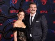 Милли Бобби Браун опровергла слухи о жалобе на Дэвида Харбора