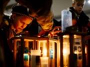 В В Киев доставили Вифлеемский огонь