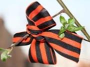 В России блогера отправили в колонию за плевок на георгиевскую ленту