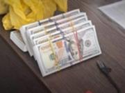 Двое сотрудников СБУ требовали взятку у бизнесмена