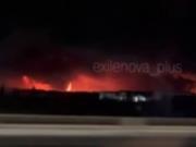 Ростов атаковали ракеты, пожар не утихает - СМИ