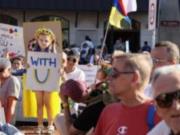 В Польше тысячи людей вышли на улицы из-за роста агрессии против украинцев