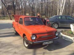 И смех, и грех: Мелитопольскому парку подарили раритетный скоростной автомобиль