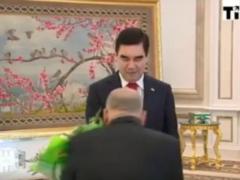 Туркменистан-2017: президент-феодал принимает поздравления