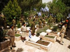 ЦАХАЛ разрешил светские церемонии похорон солдат