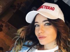Без макияжа и внимания фанов: Дорофеева отдыхает вместе с мамой в Турции
