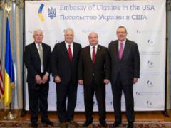 В Украину из США прибудут 40 медицинских  Хаммеров  для нужд ВСУ