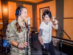 Анастасия Приходько выпустила песню про девушек в дуэте с военным парамедиком
