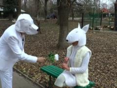 Директор одесского зоопарка снялся в роли собаки в музыкальном клипе