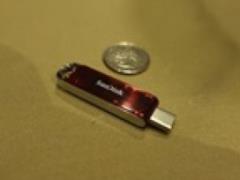 Представлена самая маленькая в мире флешка емкостью в террабайт