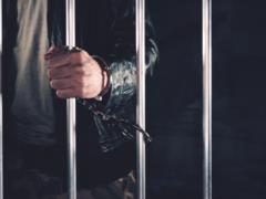 Франция: Заключенный-исламист ранил надзирателей в тюрьме