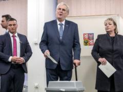 WSJ: Промосковский кандидат вырывается вперед в первом туре выборов в Чехии
