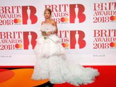 Brit Awards-2018: Звезды поддержали движение против насилия белыми розами