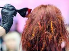 Специалисты рекомендуют красить волосы не чаще 2 раз. Так можно уберечь себя от рака