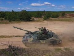 Эксперт рассказал о преимуществах боевого танка Т-72АМТ