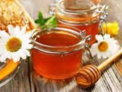 Теряет полезные свойства: врач рассказала, как нельзя есть мед