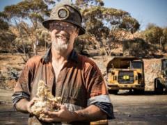 Австралийский шахтер обнаружил самородок, который содержит 70 килограммов золота