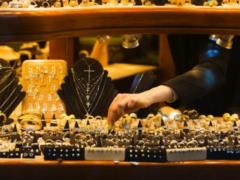 В Киеве продавец ювелирного магазина украла драгоценностей на 1,2 миллиона