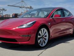 Илон Маск анонсировал бюджетную версию электрокара Tesla Model 3