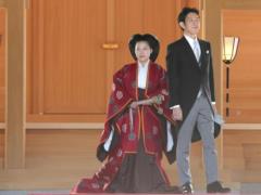 Японская принцесса отреклась от титула и вышла замуж за простолюдина