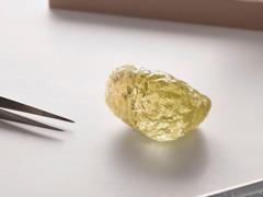 В Канаде нашли гигантский желтый алмаз