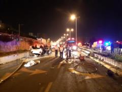 Страшная авария в Хайфе: двое погибли в горящей машине