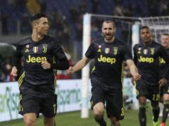 Роналду нокаутировал одноклубника мячом в матче Чемпионата Италии