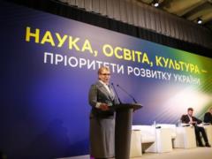 Тимошенко: новому Президенту нужно только несколько месяцев, чтобы повысить зарплаты медикам и педагогам