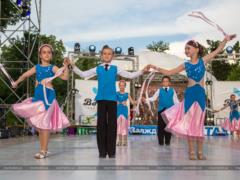 В Харькове провели фестиваль бальных танцев под открытым небом