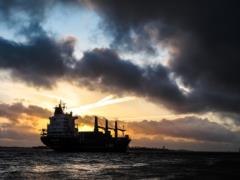 Иранский танкер терпит бедствие в Красном море