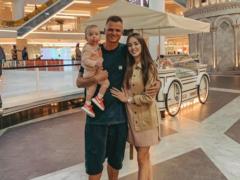 Новая жена футболиста Дмитрия Тарасова снова беременна