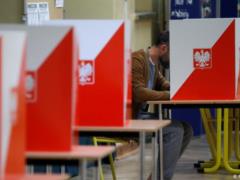 В Польше на выборах побеждает правящая партия  Право и справедливость , - экзит-полы