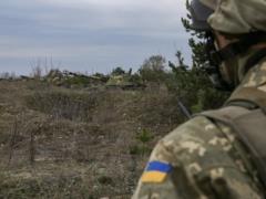 На Донбассе в результате вражеских обстрелов ранен солдат ООС