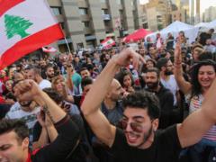 В Ливане прошли массовые акции в поддержку и против властей
