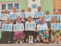 Выпускники школы под Кировоградом встретились спустя 65 лет