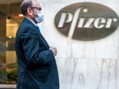 Pfizer отказалась поставлять вакцину в Россию