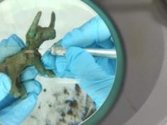 Греческие археологи нашли в Олимпии бронзовый идол быка.