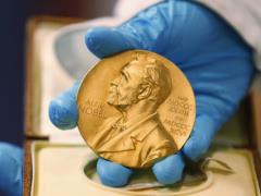 Нобелевскую премию по медицине присудили за открытие рецепторов температуры и прикосновения